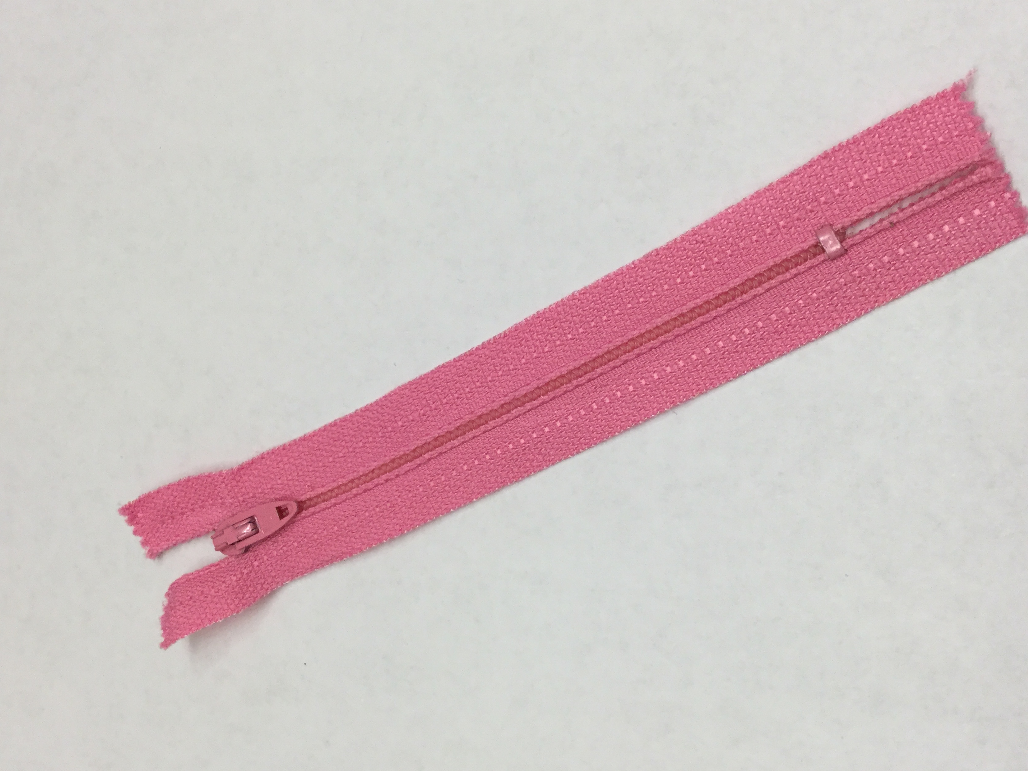 05 inch - Talon Nylon Coil Metal Pull Zipper - Pink